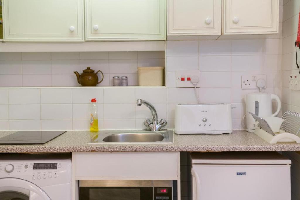 Apartamento Fabulous Split Level Studio Hyde Park H3 *