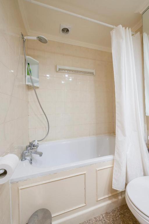 Apartamento Fabulous Split Level Studio Hyde Park H3 *
