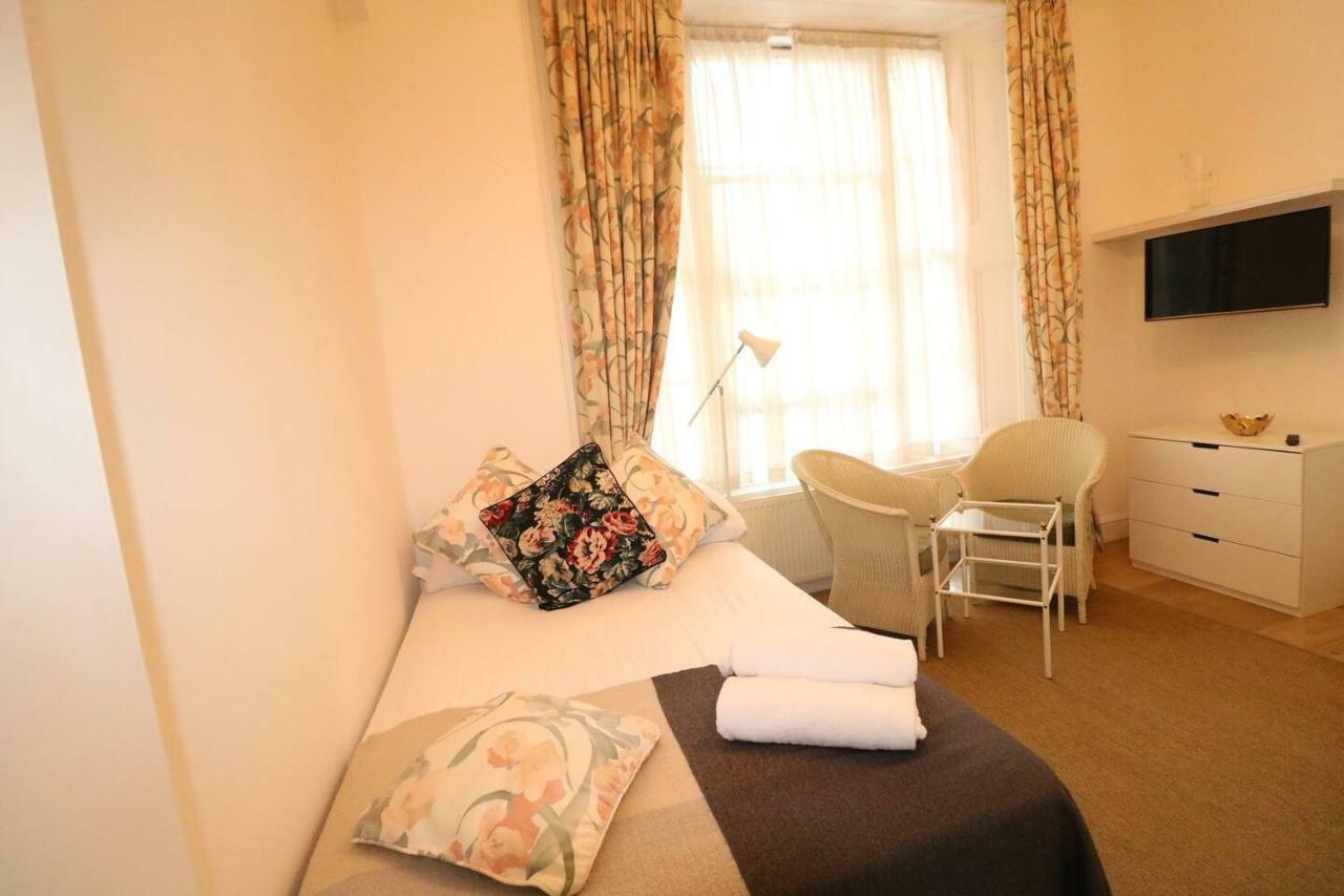 Fabulous Split Level Studio Hyde Park H3 Londres