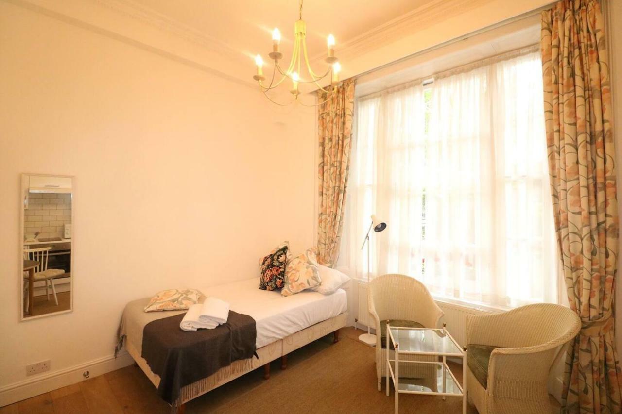 Fabulous Split Level Studio Hyde Park H3 Apartamento